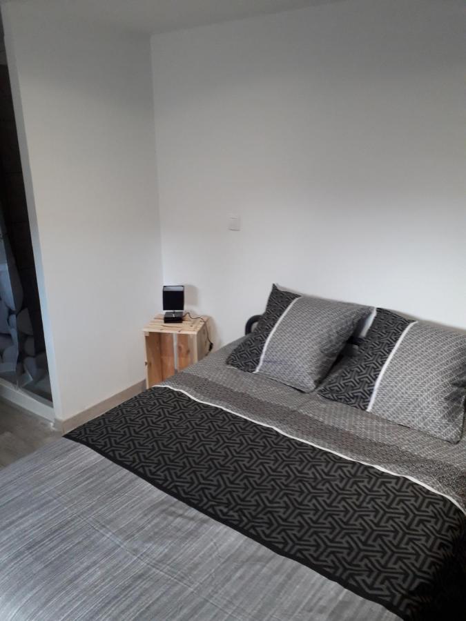 Les Tremieres Bed and Breakfast Saint-Paul-des-Fonts Εξωτερικό φωτογραφία