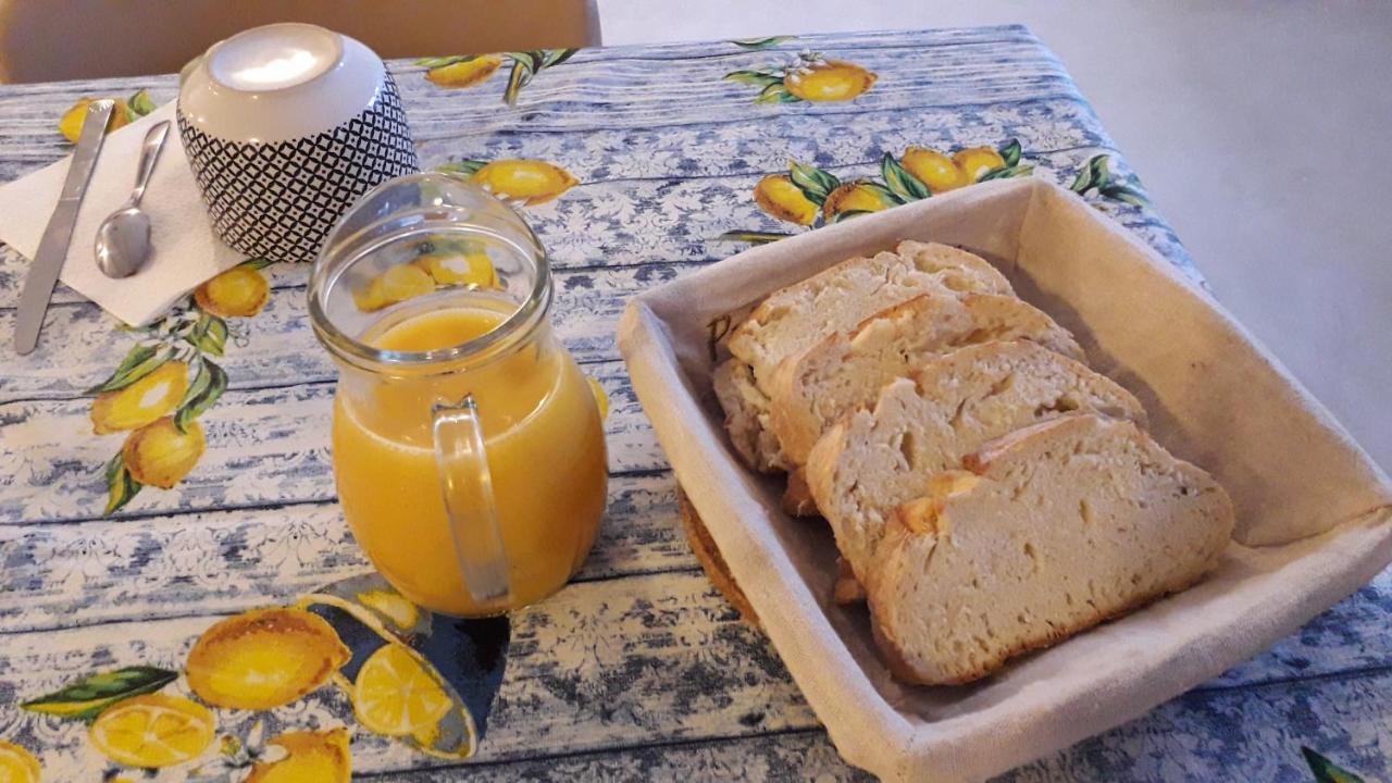 Les Tremieres Bed and Breakfast Saint-Paul-des-Fonts Εξωτερικό φωτογραφία